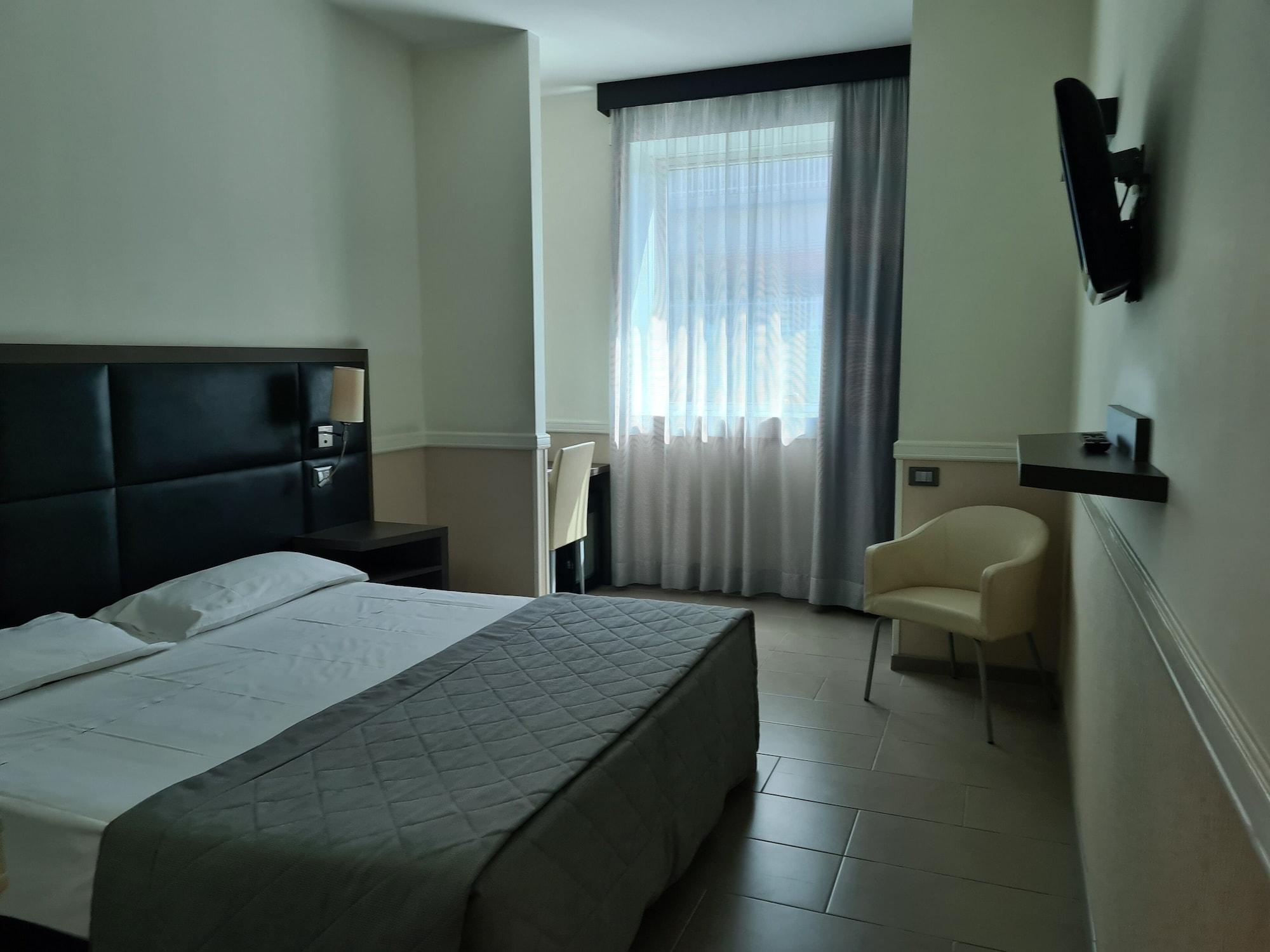 Artis Hotel 4*